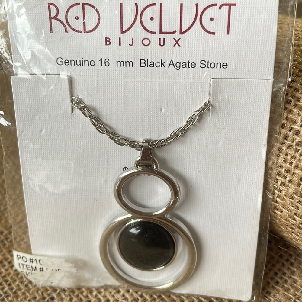 Red Velvet Bijoux Geniune Black agate necklace